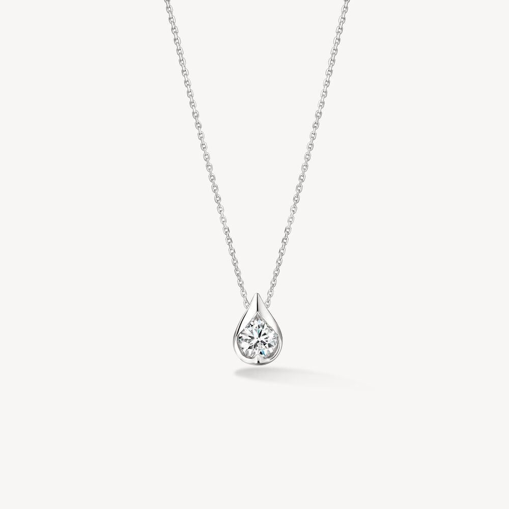 18K White Gold Diamond Solitaire Pendant
