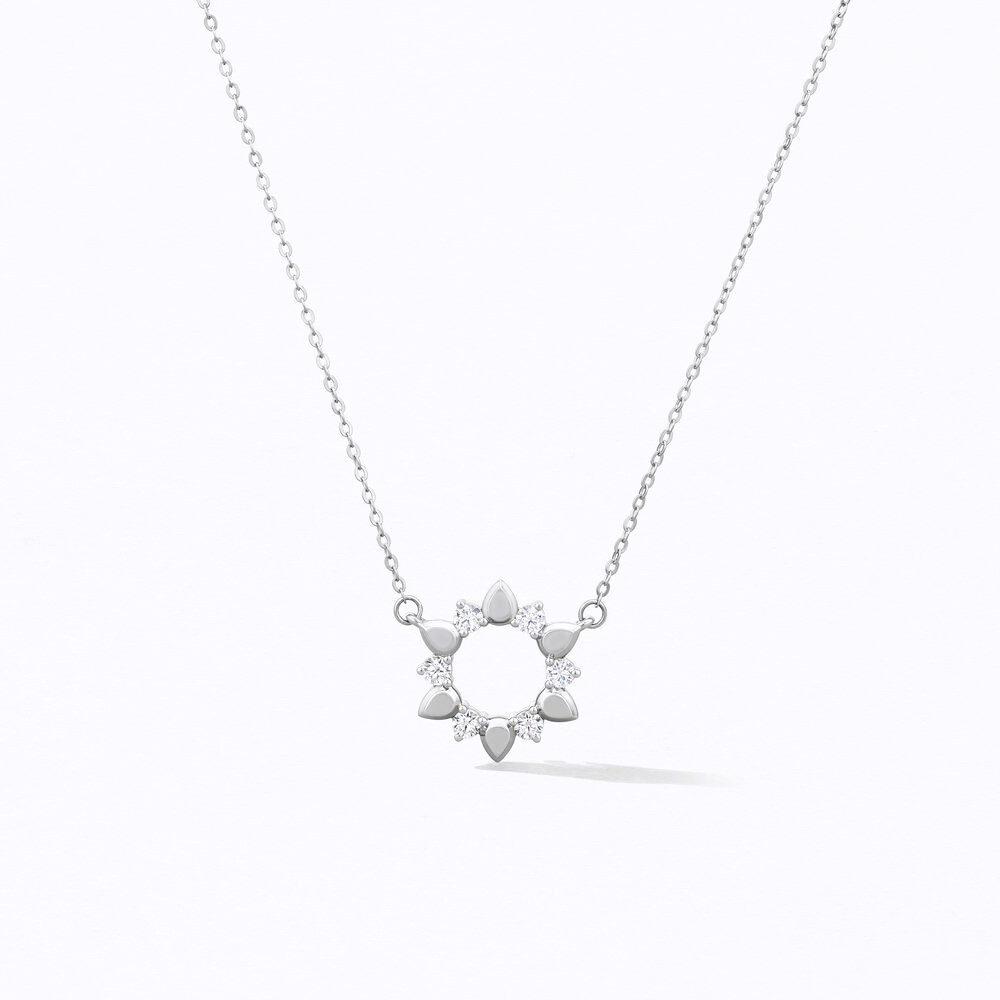 18K White Gold Diamond Circle Pendant