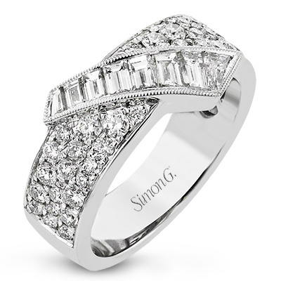 18K White Gold Diamond Cluster Ring